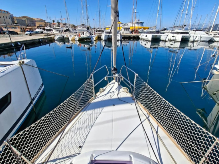 Louer Voilier avec ou sans skipper Jeanneau à Propriano