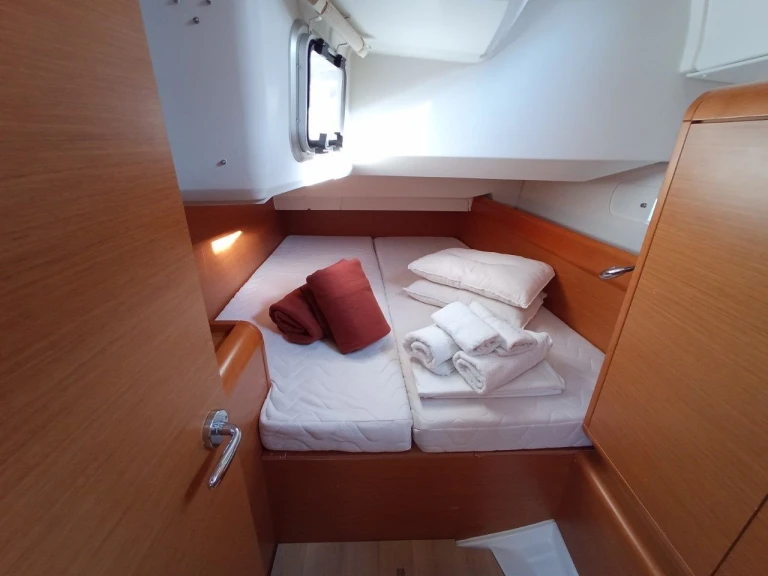 Location à Lefkáda - Jeanneau Sun Odyssey 379 (3 cab.) sur SamBoat