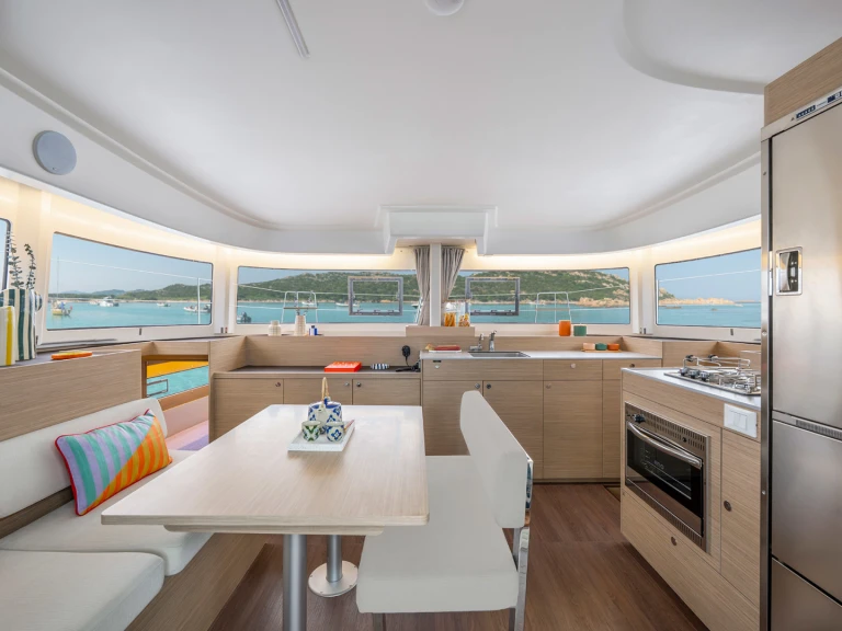 Location bateau Néa Péramos pas cher Lagoon 38 (6 cab.)