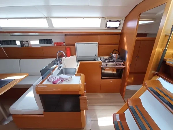 Jeanneau Sun Odyssey 439 (4 cab.) a louer à Lefkáda