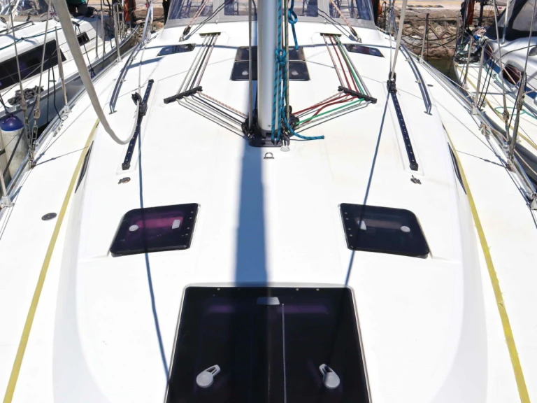 Voilier à louer à Néa Péramos au meilleur prix