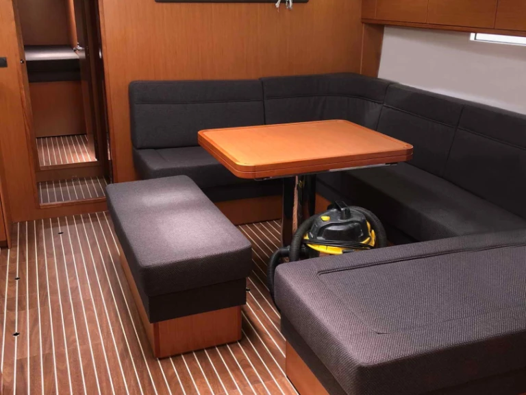 Louer Voilier avec ou sans skipper Bavaria à Lefkáda