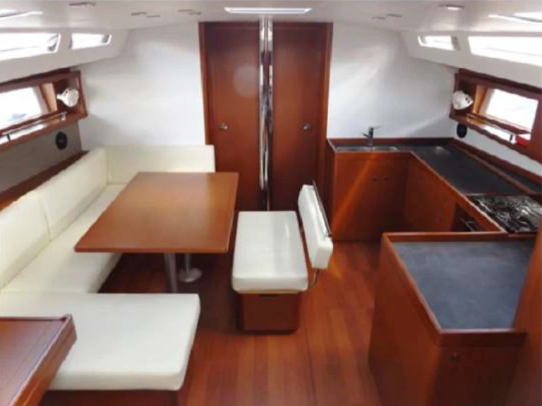 Location à Kalkara - Bénéteau Oceanis 48 sur SamBoat