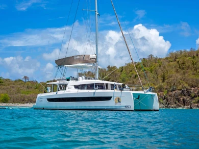 Hire Luxury Yacht Bali with a boat licence
