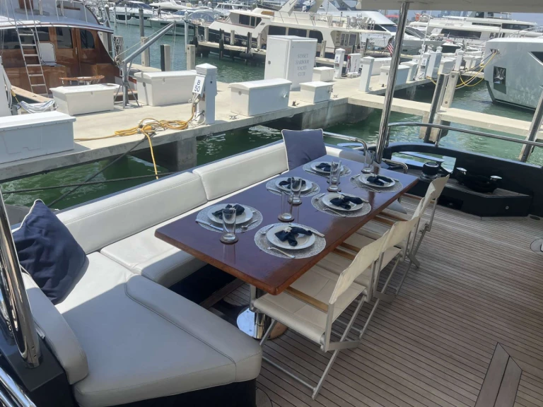 Azimut Sky a louer à Montauk