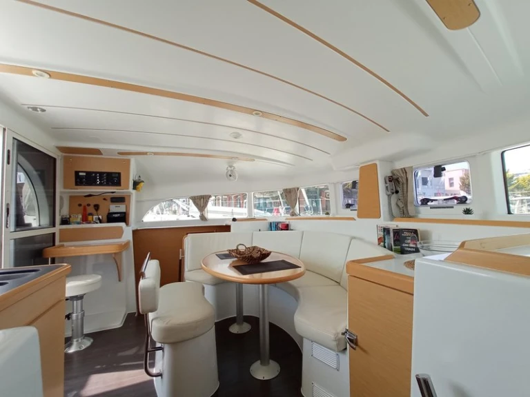 Catamaran à louer à Lefkáda au meilleur prix