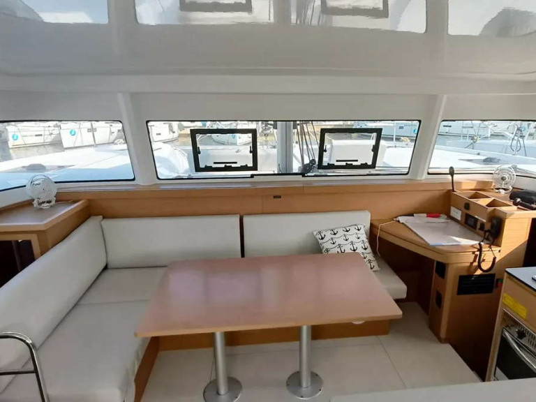Location bateau Pula pas cher Excess 11 (6 cab.)