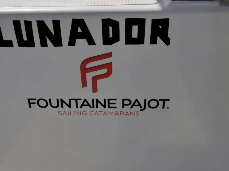 Louez un Fountaine Pajot Isla 40 (5 cab.) à Propriano