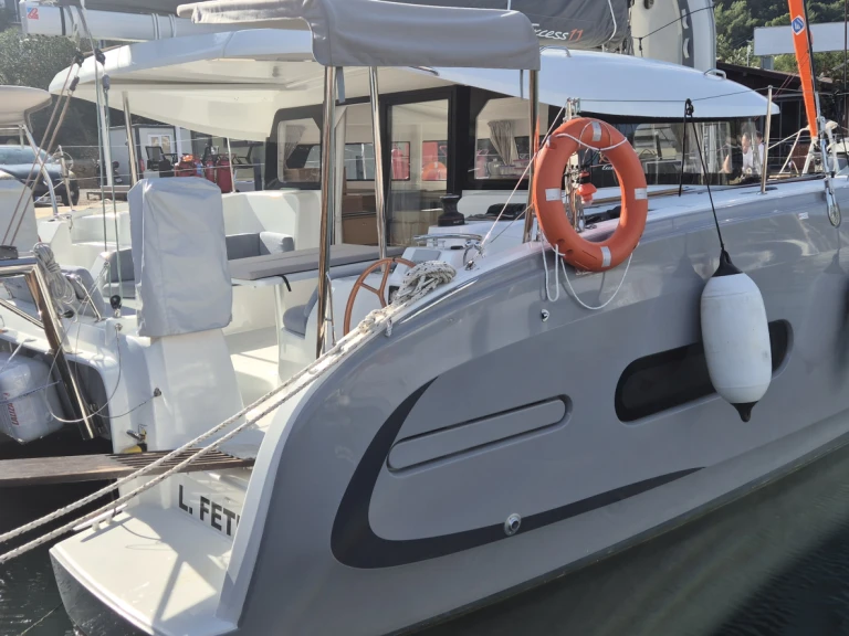 Louez un Excess Excess 11 à Göcek