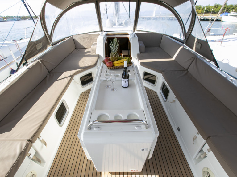 Voilier à louer à Néa Péramos au meilleur prix