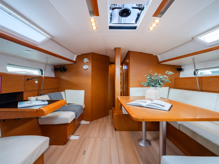 Louer Voilier avec ou sans skipper Jeanneau à Lávrio