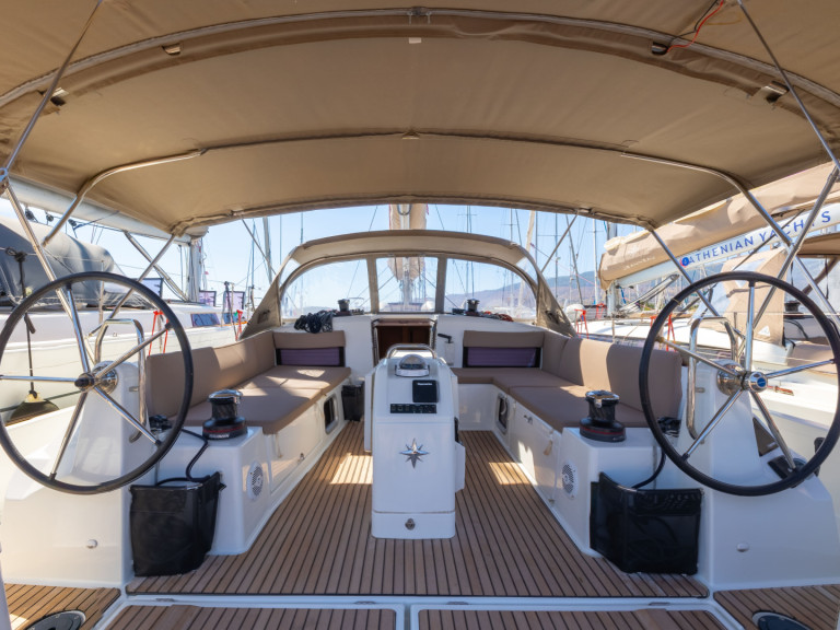 Location bateau Jeanneau Sun Odyssey 490 à Néa Péramos sur Samboat