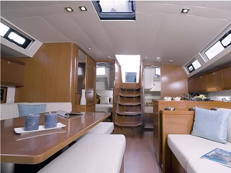 Location bateau Bénéteau Oceanis 45 à Mrčevac sur Samboat