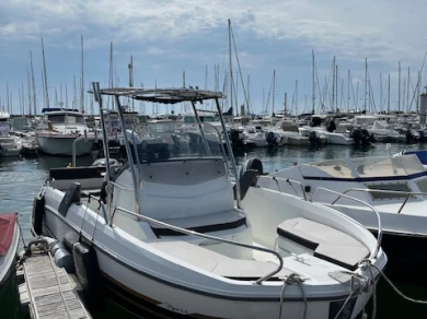Motorboat rental with or without captain Bénéteau Pornichet
