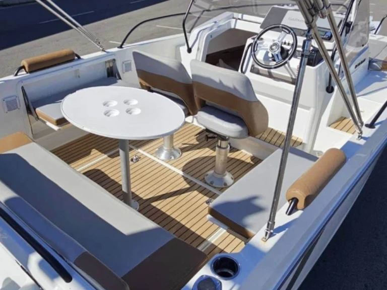 Location bateau Bénéteau Flyer 7 SUNdeck à Marina de Palamós sur Samboat