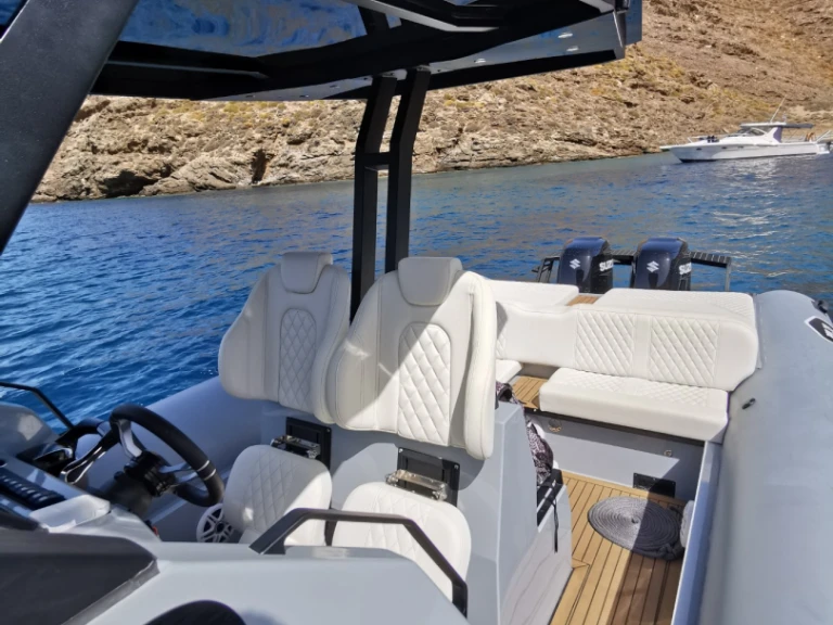ZEN MARINE ZEN 39 a louer à Adamantas