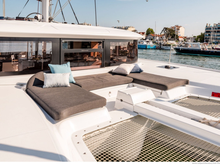 Location bateau Cugnana Verde pas cher Lagoon 46