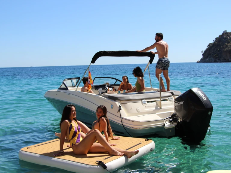 Location bateau Bayliner VR6 à Club Nàutic Santa Ponsa sur Samboat