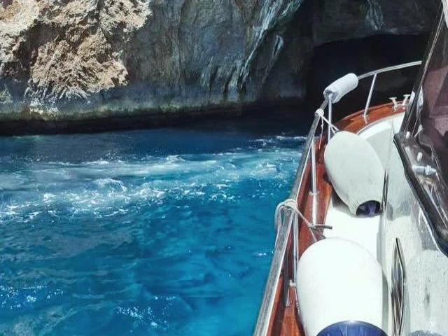 Location Bateau à moteur viveur avec permis