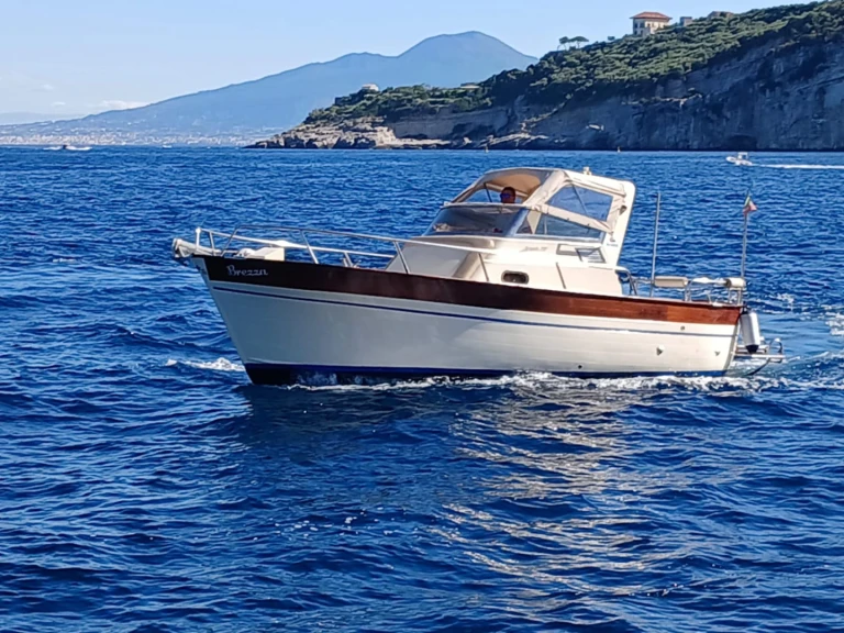 Location Bateau à moteur à Sorrento - Tecnonautica Jeranto 750