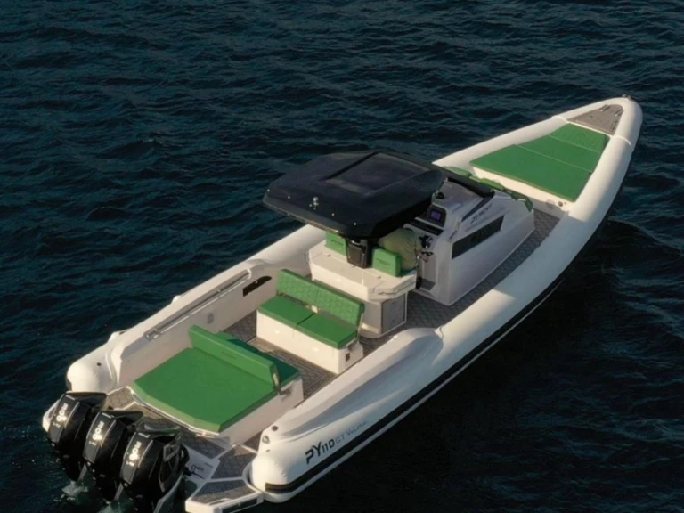 Louer Semi-rigide avec ou sans skipper Panamera à Capri