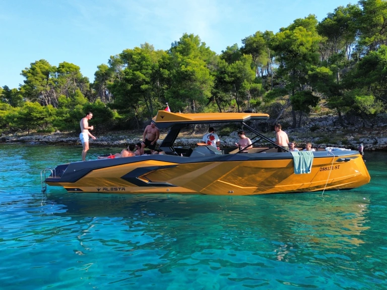 Location Bateau à moteur à Split - Alesta Marine Raptor parasailing