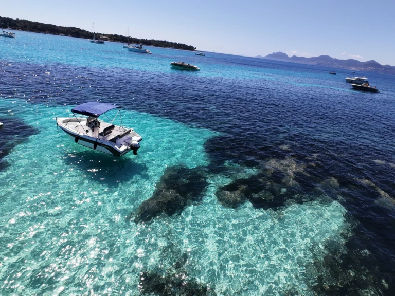 Location Bateau à moteur Poseidon avec permis