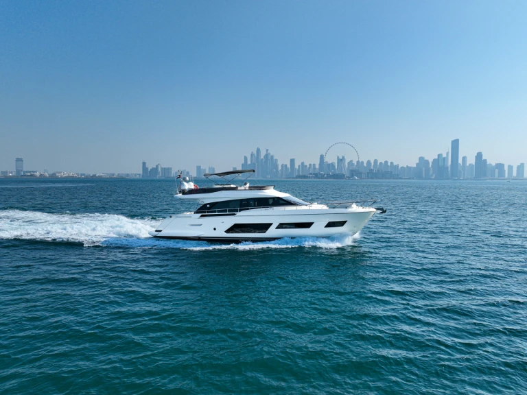 Location à Dubai Marina - Ferretti FERRETTI 670 sur SamBoat