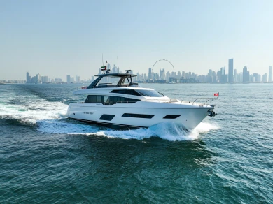 Location Yacht Ferretti avec permis