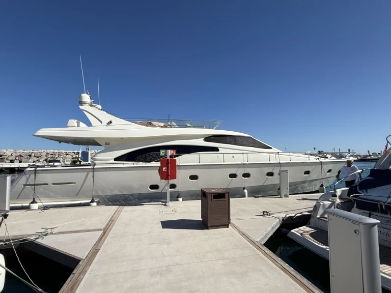 Location bateau Palma de Majorque pas cher Ferretti 68 Anniversary