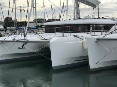 Catamaran hire in Pointe-à-Pitre - Lagoon Lagoon 46