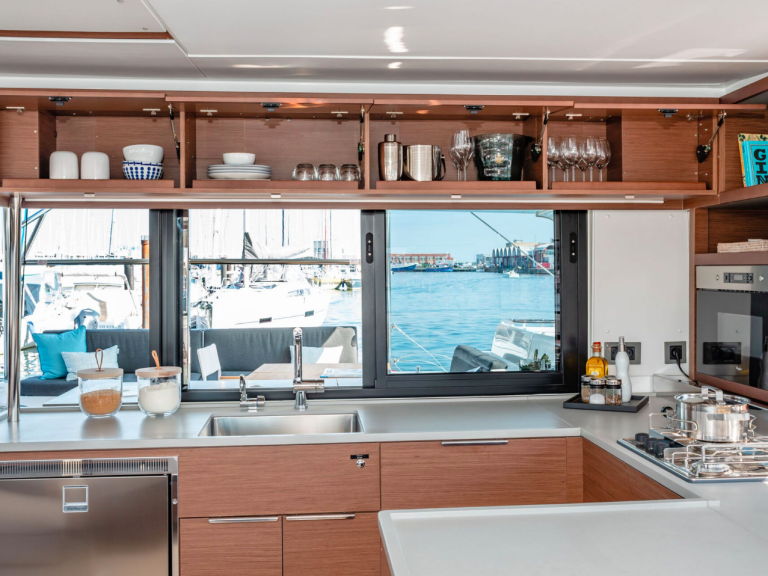 Louer Catamaran avec ou sans skipper Lagoon à Néa Péramos