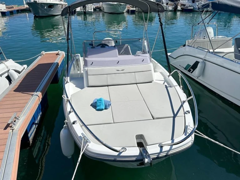 Bateau à moteur à louer à Cambrils au meilleur prix
