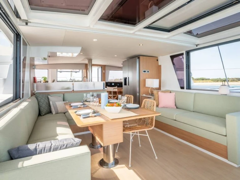 Catamaran à louer à Île Raiatea au meilleur prix