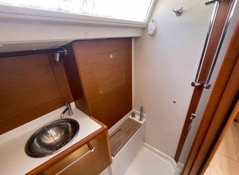 Louer Voilier avec ou sans skipper Jeanneau à Paros (Ile)