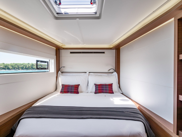 Location bateau Néa Péramos pas cher Lagoon 46