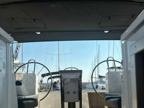 Louer Voilier avec ou sans skipper Bavaria à Álimos
