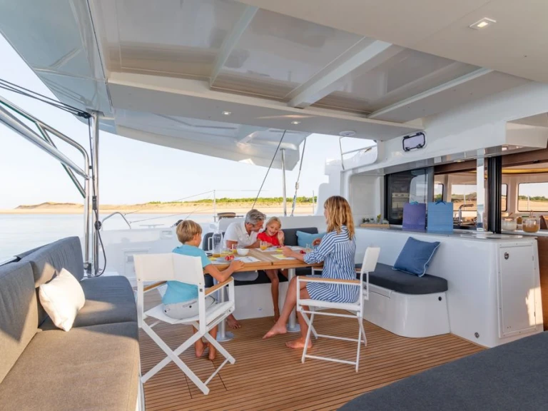 Location bateau Lagoon Lagoon 46 (6 cab.) à Néa Péramos sur Samboat