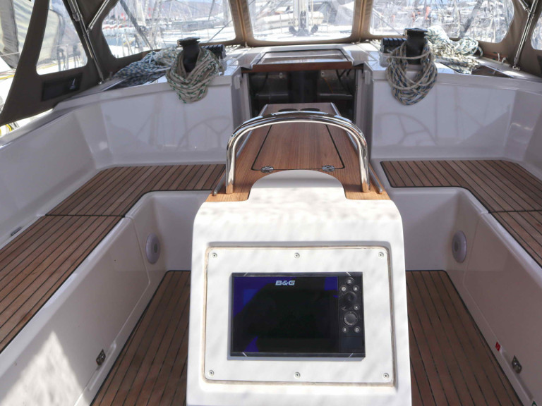 Location bateau Bavaria Bavaria C42 (3 cab.) à Paros (Ile) sur Samboat