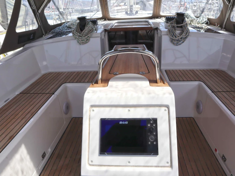 Location bateau Bavaria Bavaria C42 (3 cab.) à Paros (Ile) sur Samboat