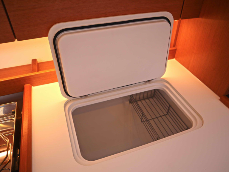 Louer Voilier avec ou sans skipper Bavaria à Paros (Ile)