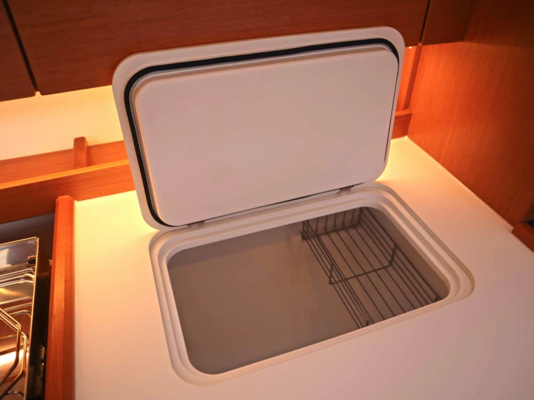 Louer Voilier avec ou sans skipper Bavaria à Paros (Ile)