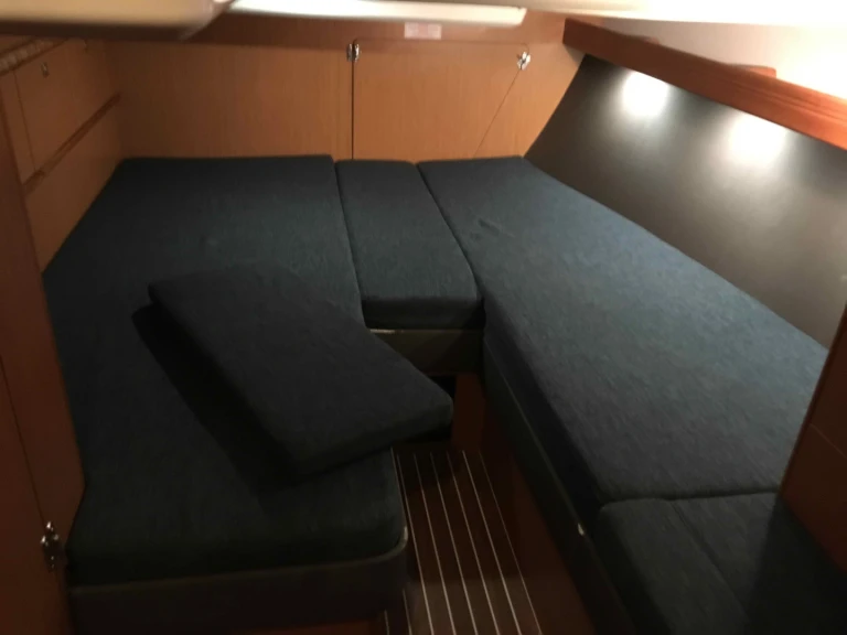 Location à Álimos - Bavaria Bavaria Cruiser 56 (6 cab.) sur SamBoat