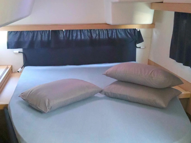 Location bateau Fountaine Pajot Lucia 40 (4 cab.) à Lefkáda sur Samboat