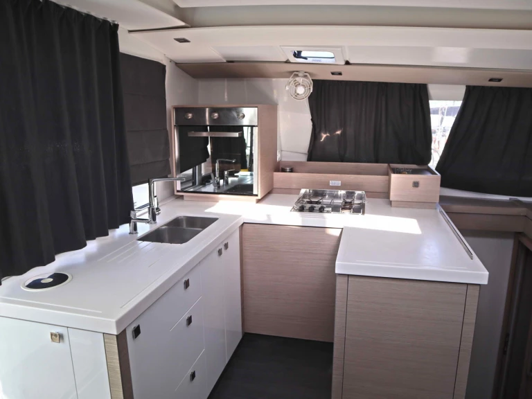 Location Catamaran à Néa Péramos - Fountaine Pajot Astréa 42 Maestro (5 cab.)