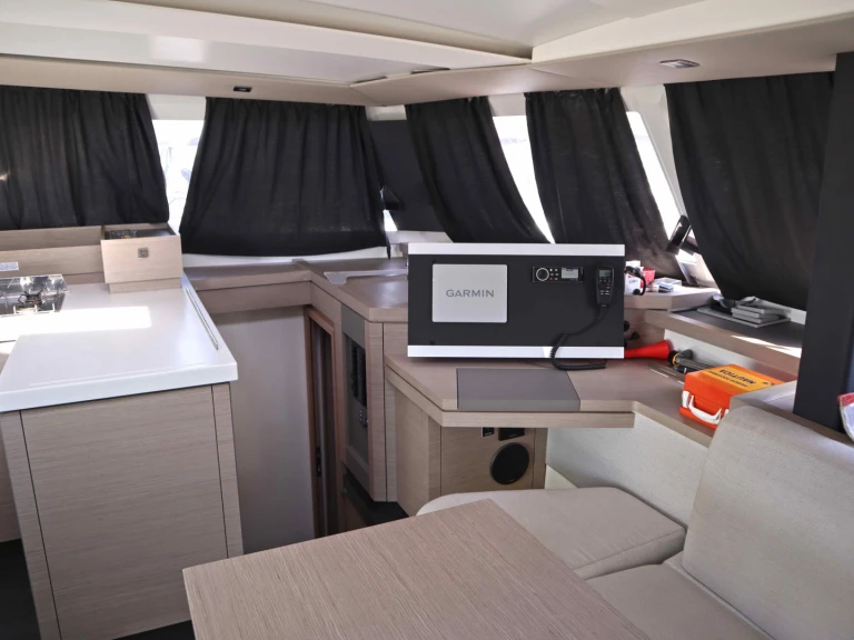 Location à Néa Péramos - Fountaine Pajot Astréa 42 Maestro (5 cab.) sur SamBoat
