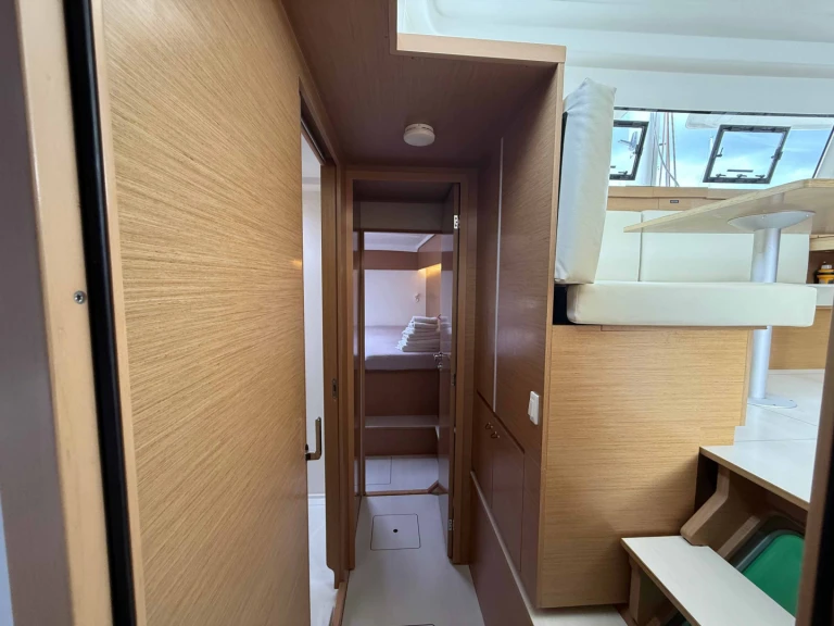 Location Catamaran à Gouviá - Excess Excess 11 (6 cab.)