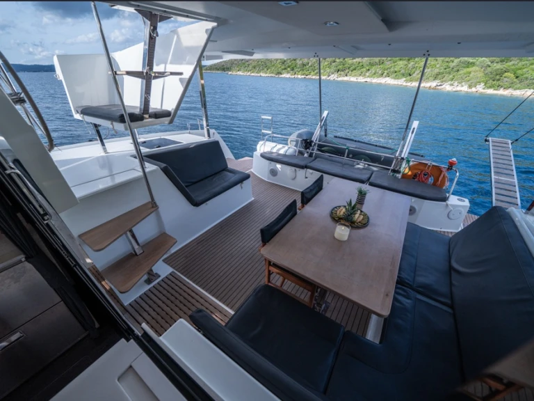 Location Catamaran Fountaine Pajot avec permis