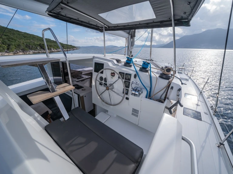 Catamaran à louer à Lefkáda au meilleur prix