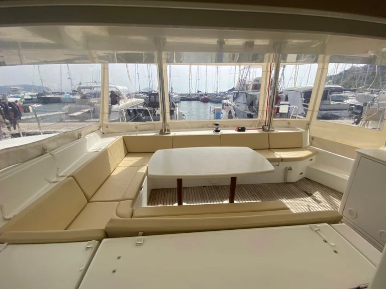 Lagoon Lagoon 44 a louer à Nettuno